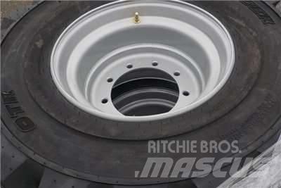 JLG Tyres Pneumatiky, kolesá a ráfiky