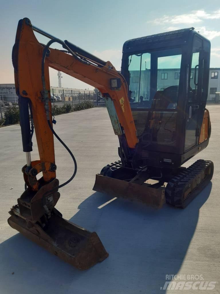 Hanix N 15B Mini rýpadlá < 7t