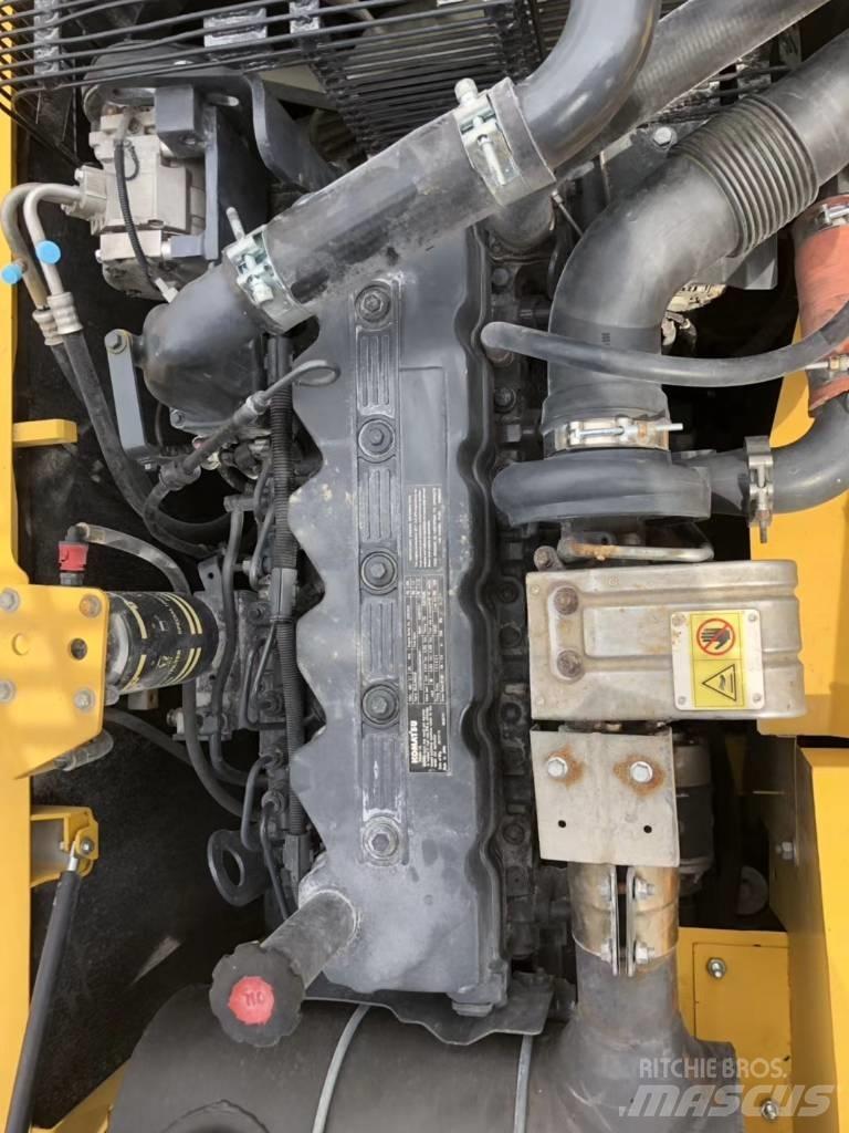 Komatsu 210LC-8 Pásové rýpadlá