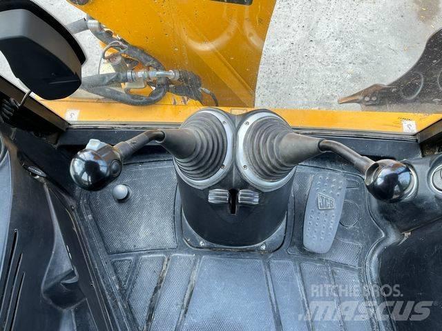JCB 4 CX Rýpadlo-nakladače