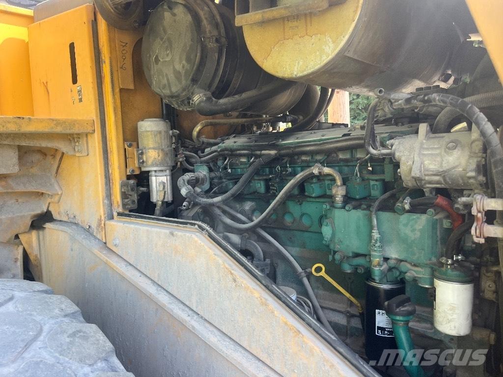 Volvo L 120 E Kolesové nakladače
