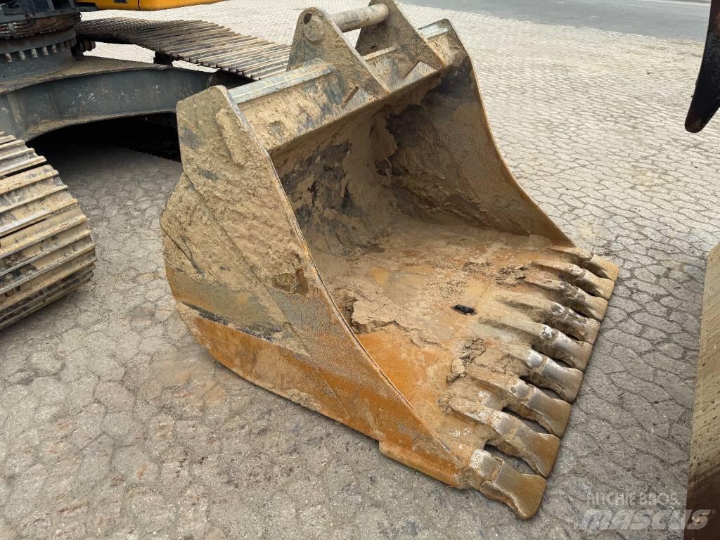 Liebherr R 926 LC Pásové rýpadlá