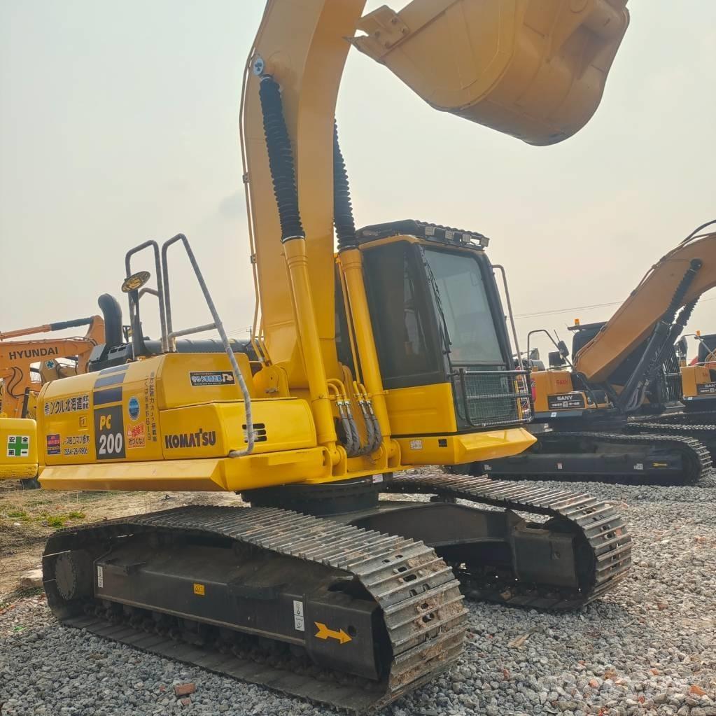 Komatsu PC200-8 Pásové rýpadlá
