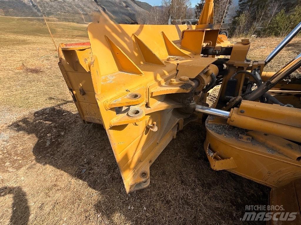 CAT D 6 T LGP Pásové dozéry