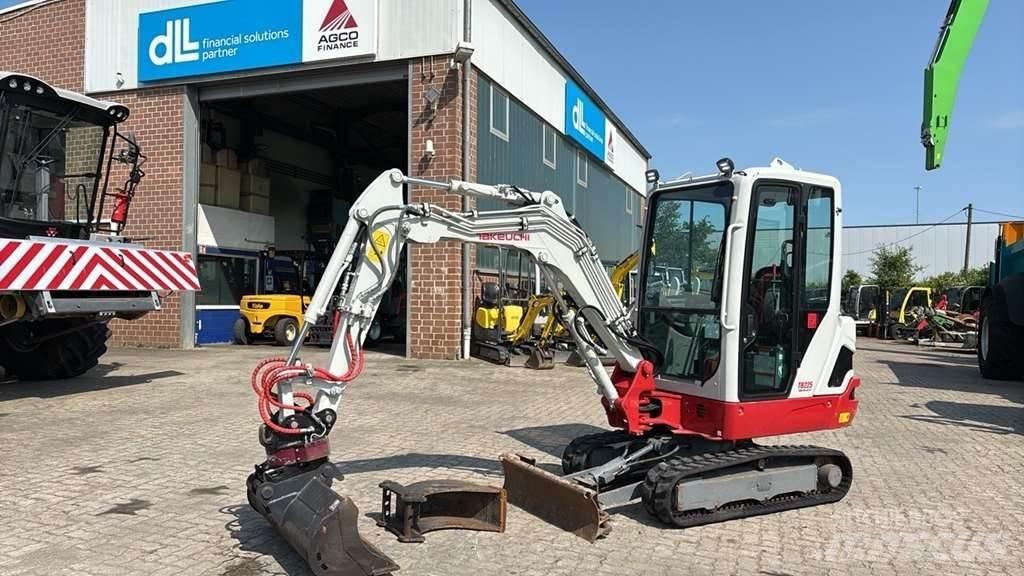 Takeuchi TB225 Mini rýpadlá < 7t