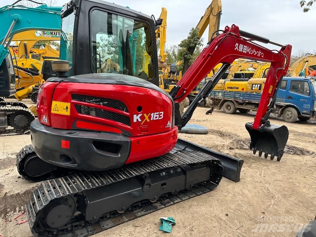 Kubota 163 Pásové rýpadlá