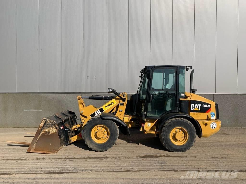CAT 906 Kolesové nakladače