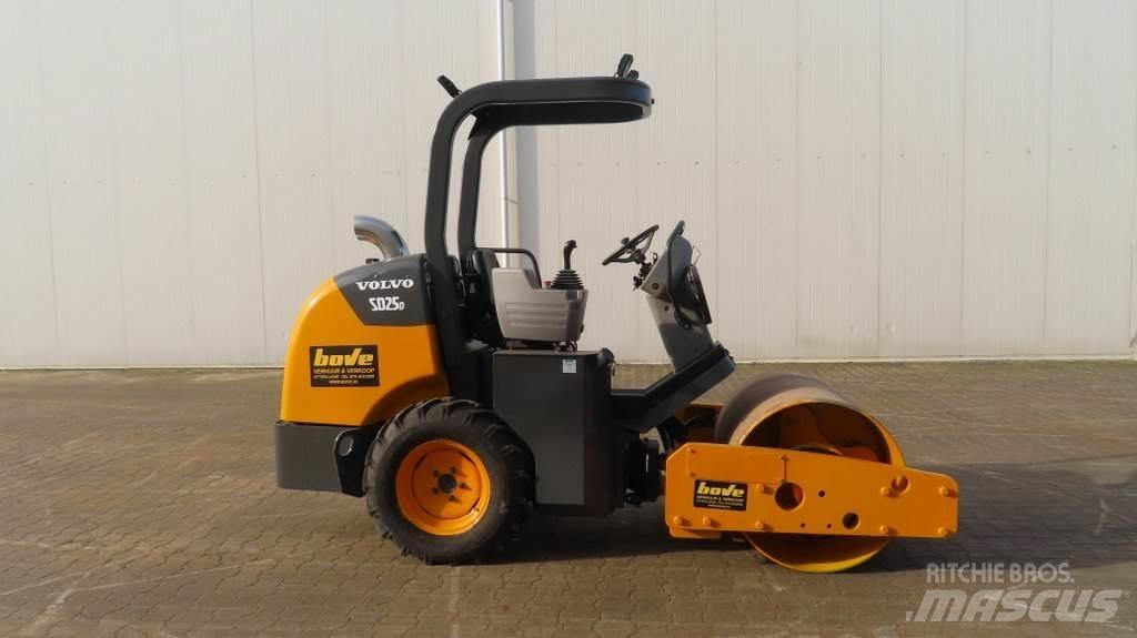 Volvo SD25D Ťahačové valce