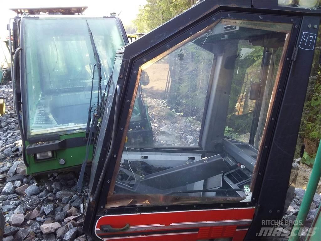 Valmet 901 Kabíny a interiér