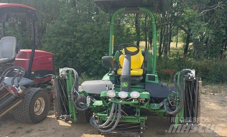John Deere 7700A Kosačky fervejí