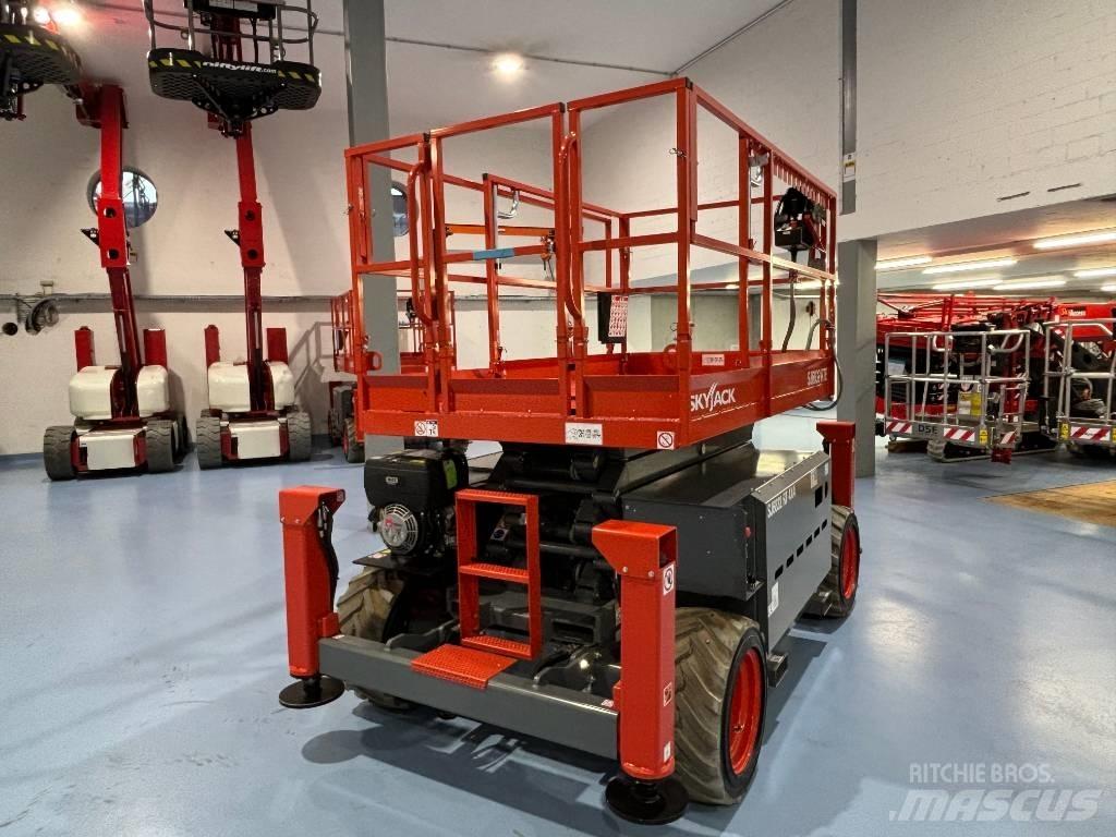 SkyJack SJ 6832 RTE Nožnicové zdvíhacie plošiny