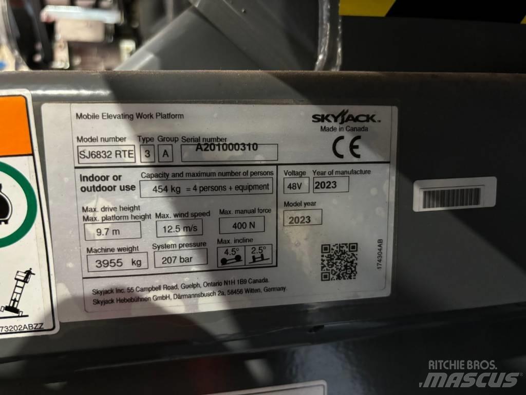 SkyJack SJ 6832 RTE Nožnicové zdvíhacie plošiny