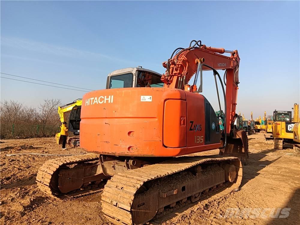 Hitachi ZX135US Pásové rýpadlá