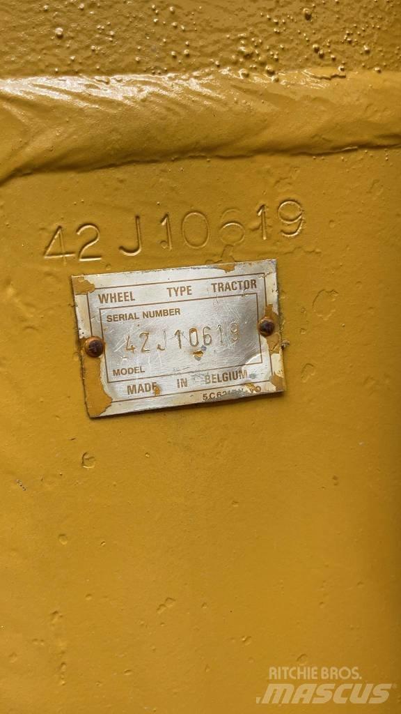 CAT 966 C Kolesové nakladače