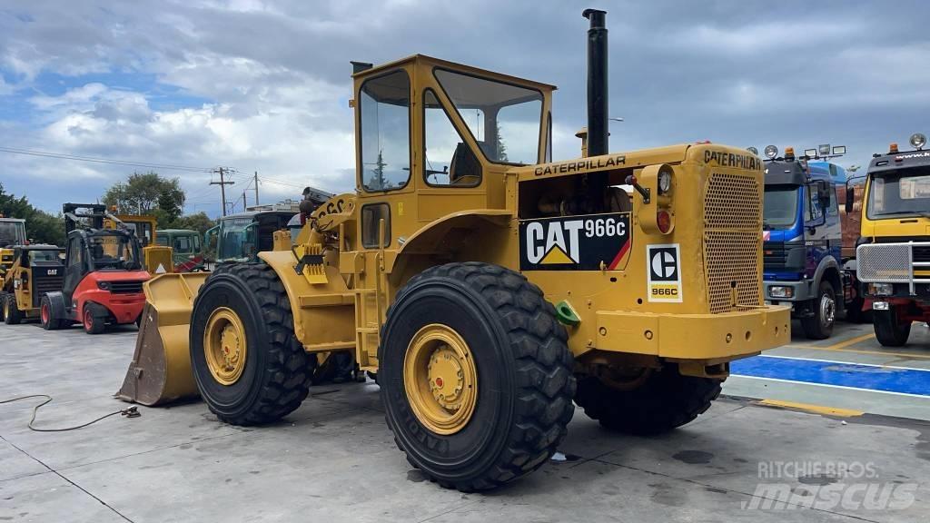 CAT 966 C Kolesové nakladače