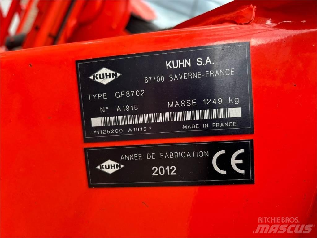 Kuhn GF 8702 Obracače a zhrabovače sena