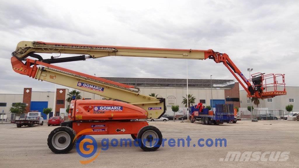 JLG 1250AJP Kĺbové plošiny