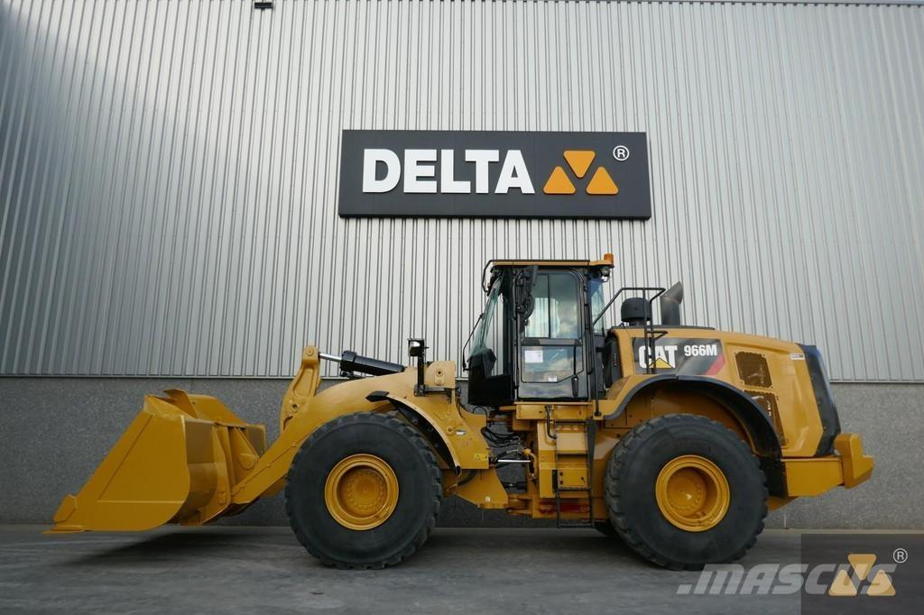 CAT 966M Kolesové nakladače
