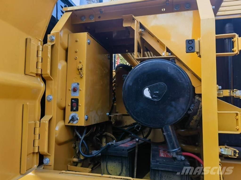 CAT 325 B L Pásové rýpadlá