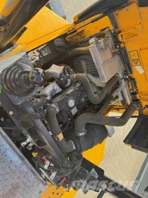 JCB 3STH 2S5 Stavebné sklápače