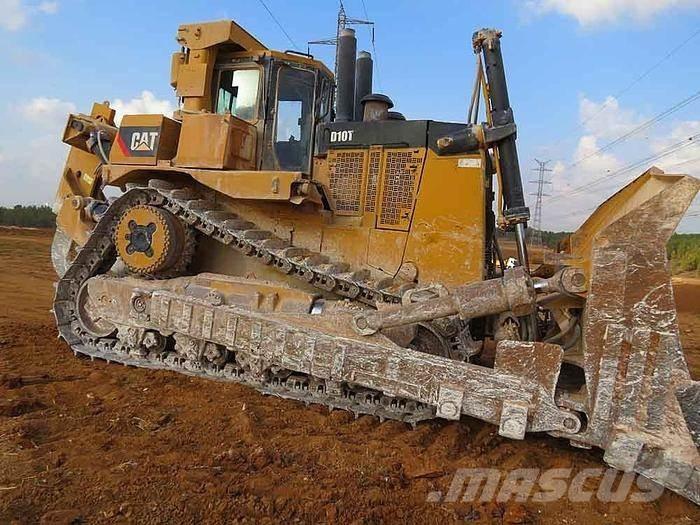 CAT D10 T Pásové dozéry