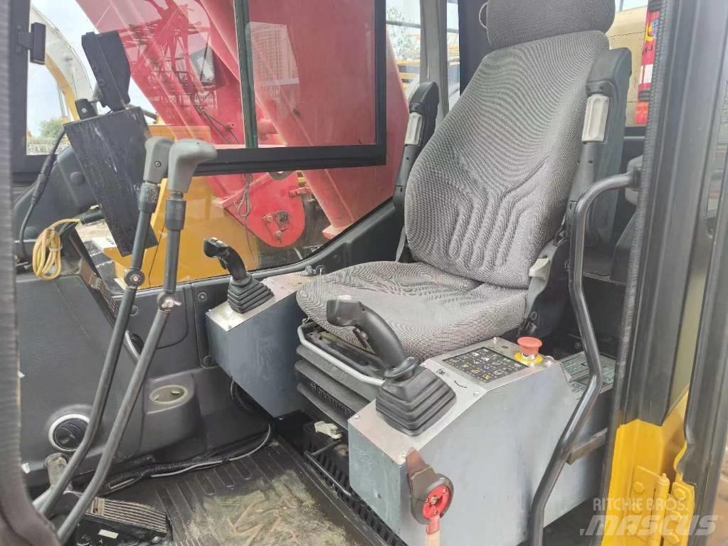 Sany SCC2000A Pásové žeriavy