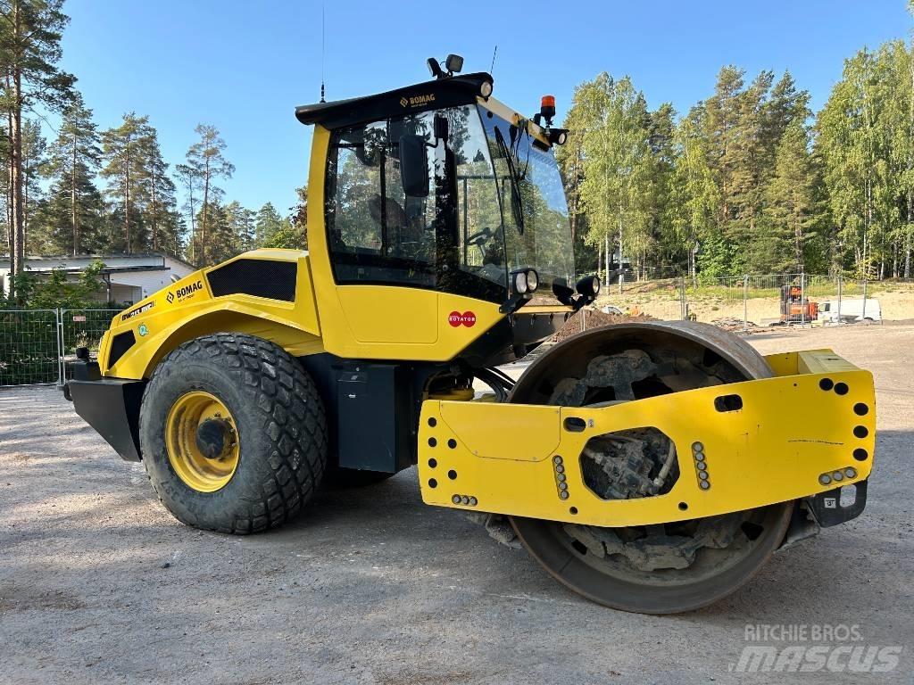 Bomag BW 213 Ťahačové valce