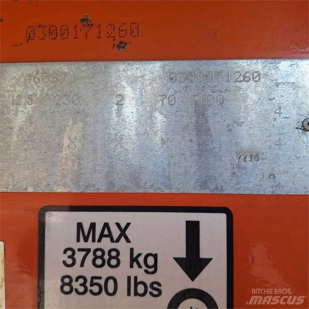 JLG 460SJ Teleskopické plošiny