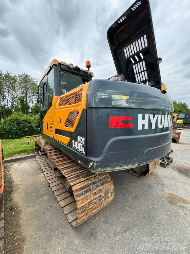 Hyundai HX 140L Pásové rýpadlá