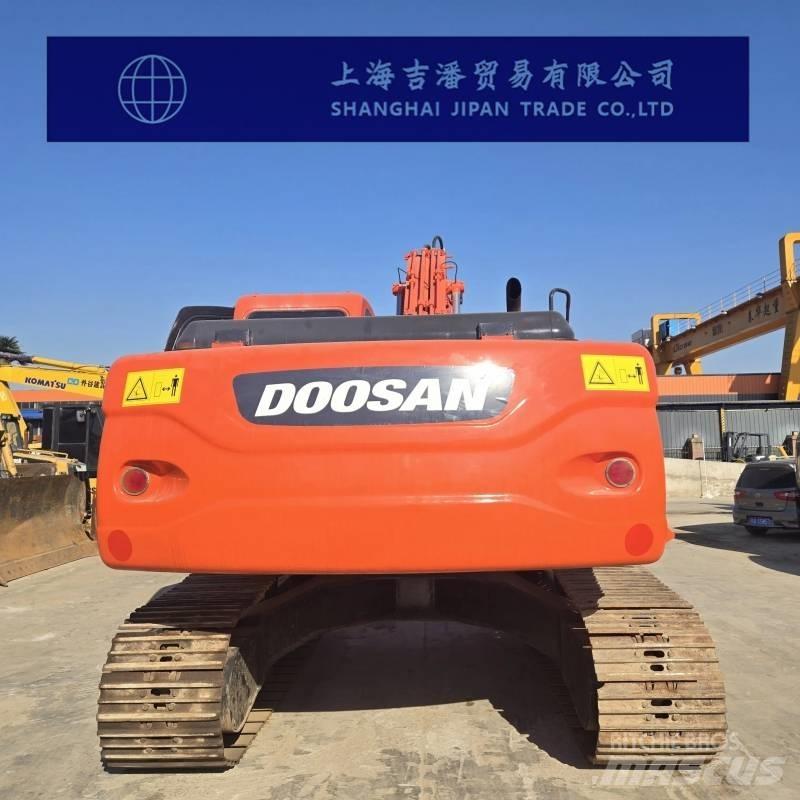 Doosan DX 225 Pásové rýpadlá