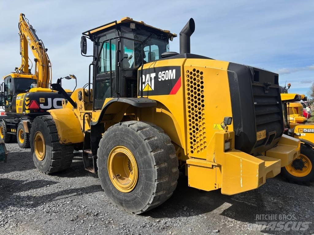 CAT 950M Kolesové nakladače