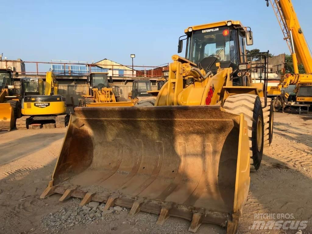 CAT 966H Kolesové nakladače
