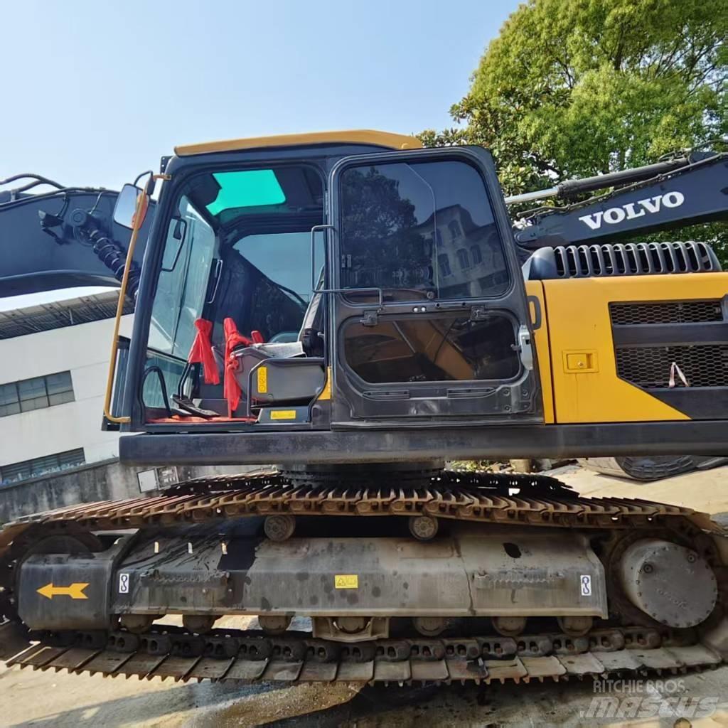 Volvo EC 220 Pásové rýpadlá