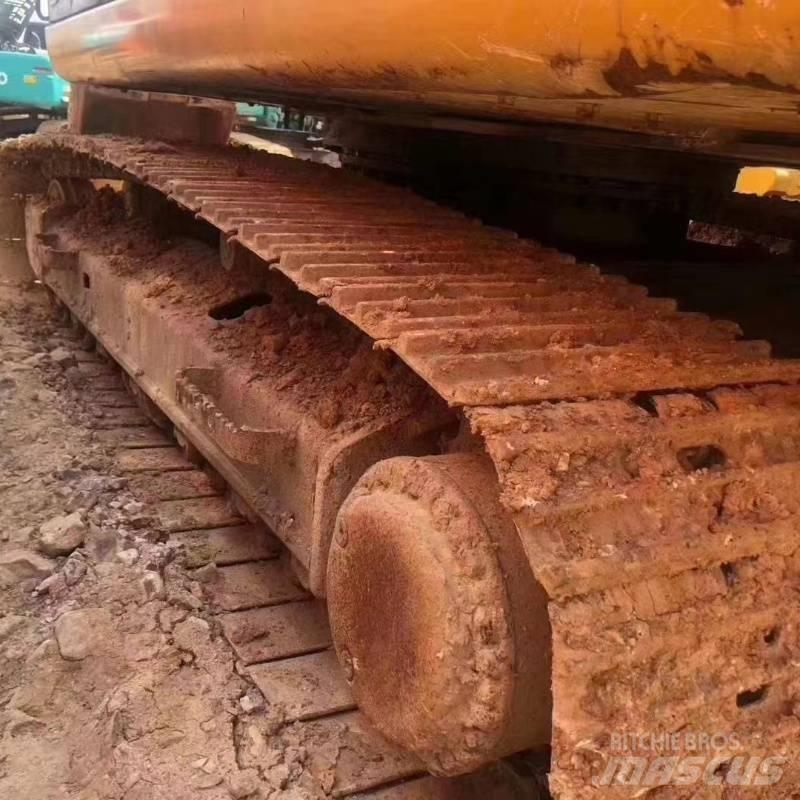 CAT 324 Pásové rýpadlá