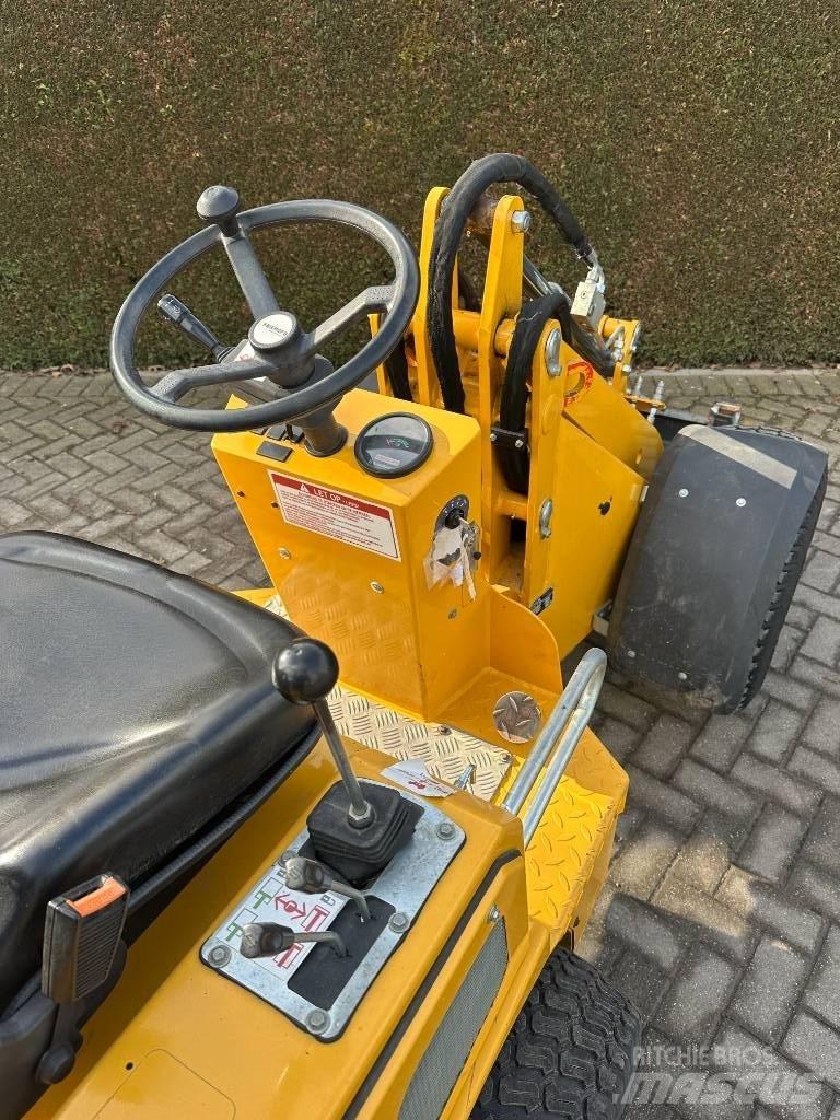Knikmops KM 130 Viacúčelové nakladače