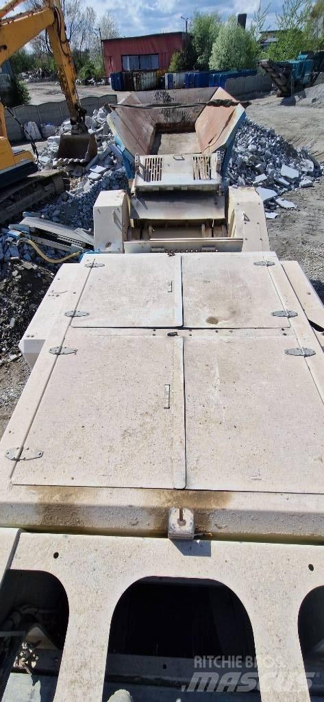 McCloskey J45 Mobilné drviče
