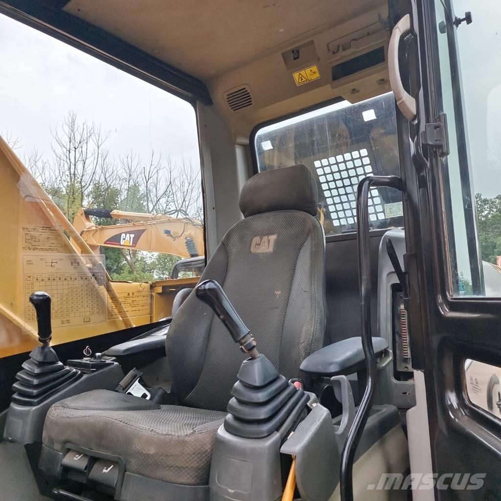 CAT 320 D Pásové rýpadlá