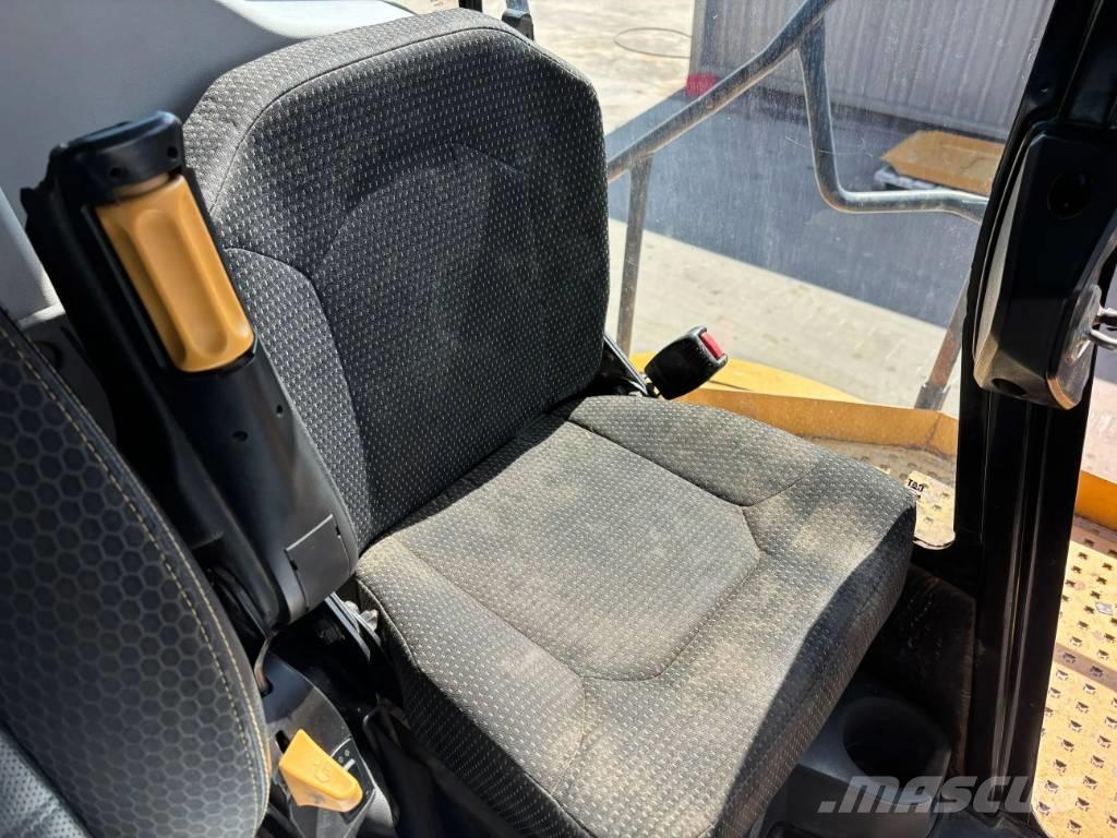 CAT 745 04A Kĺbové nákladné autá