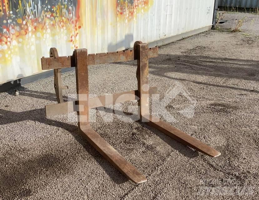 CAT Fourches Kolesové nakladače