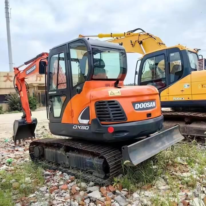 Doosan DX 60 Pásové rýpadlá