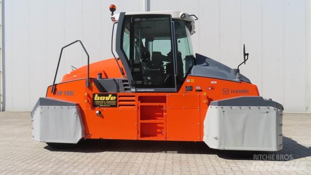 Hamm HP 180i Pneumatikové valce