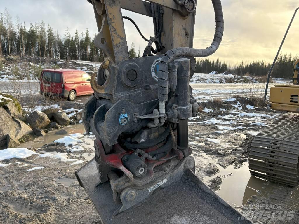 CAT 313F Pásové rýpadlá