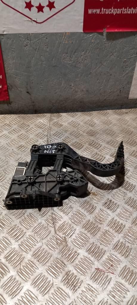 Scania R 480    1753411 Kabíny a interiér