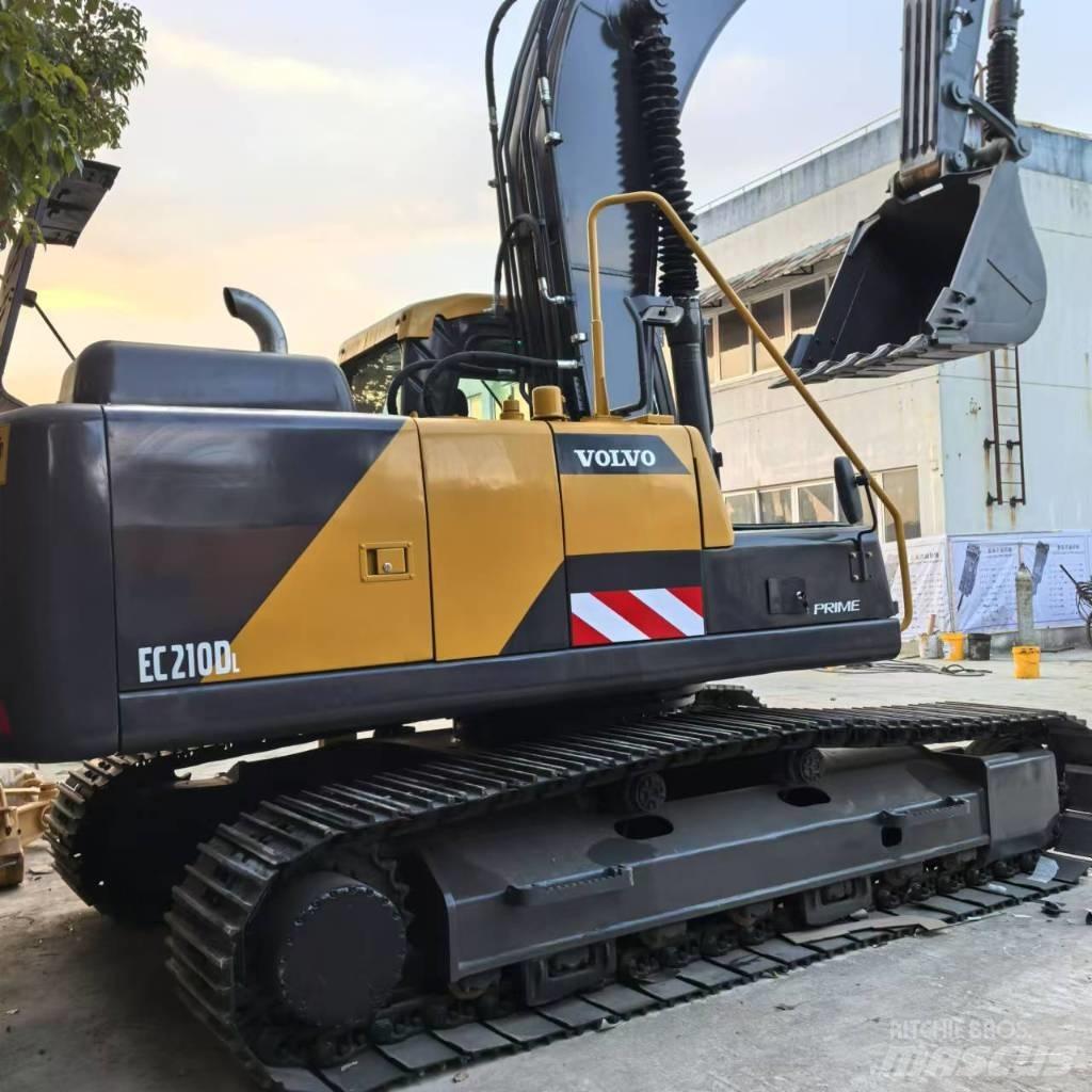 Volvo EC 210 D Midi rýpadlá 7 t - 12 t
