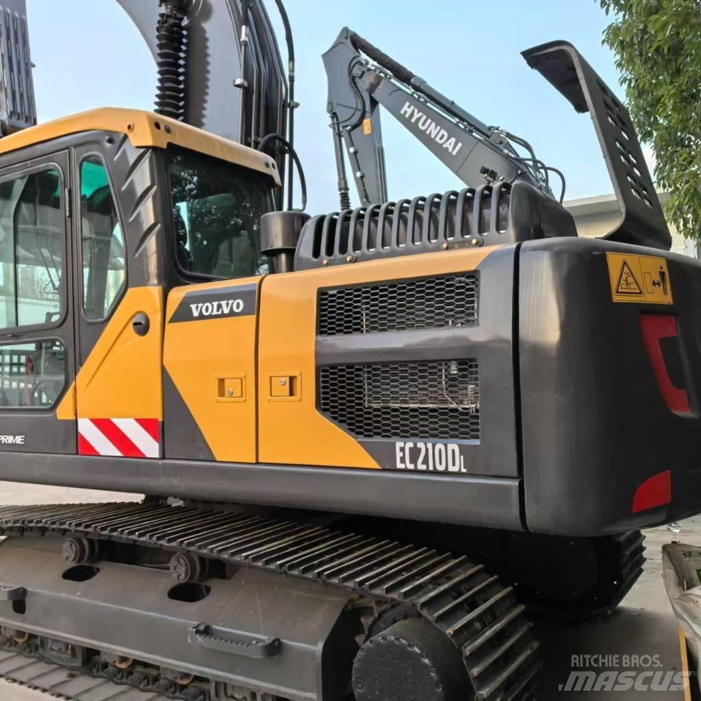 Volvo EC 210 D Midi rýpadlá 7 t - 12 t