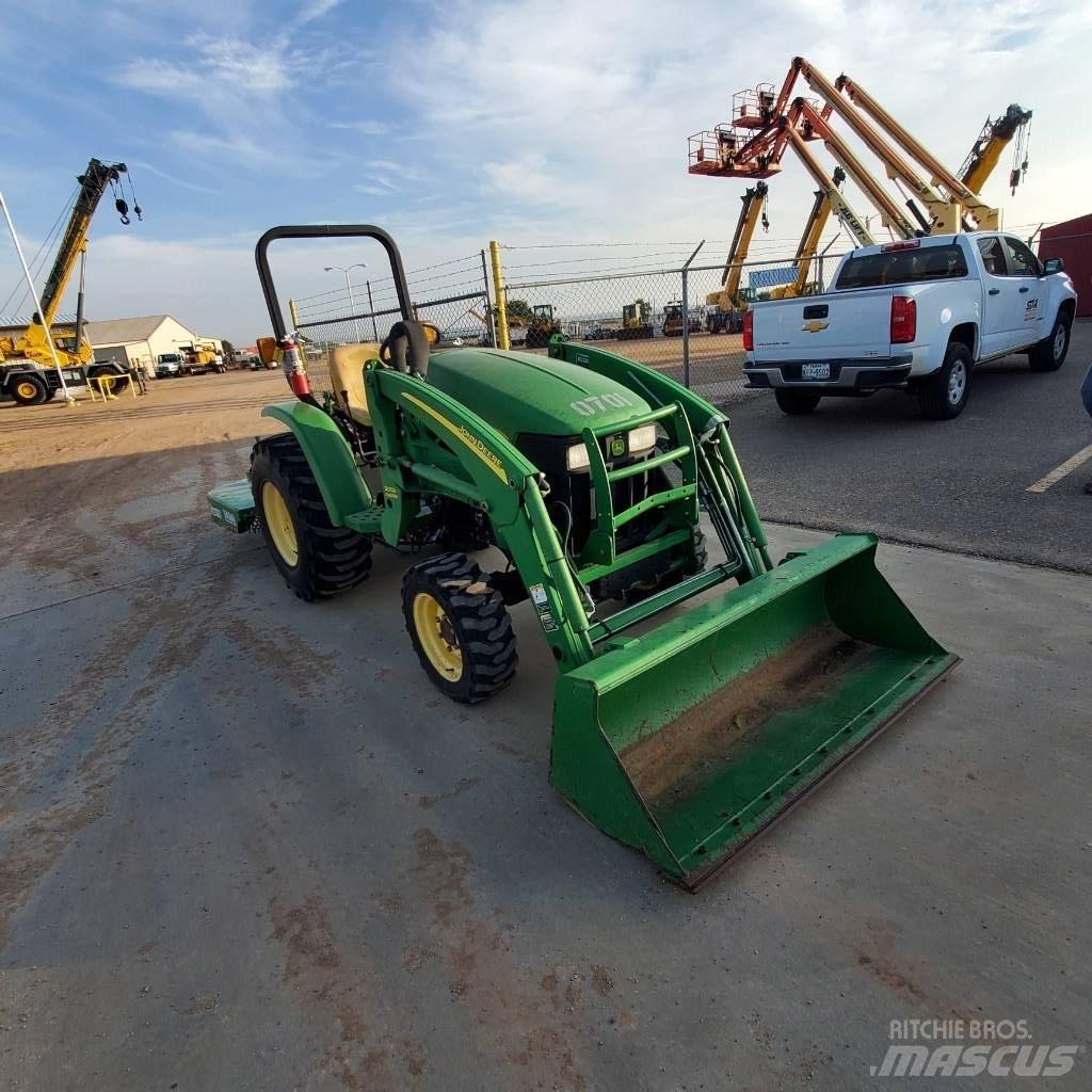 John Deere 3203 Kompaktné traktory