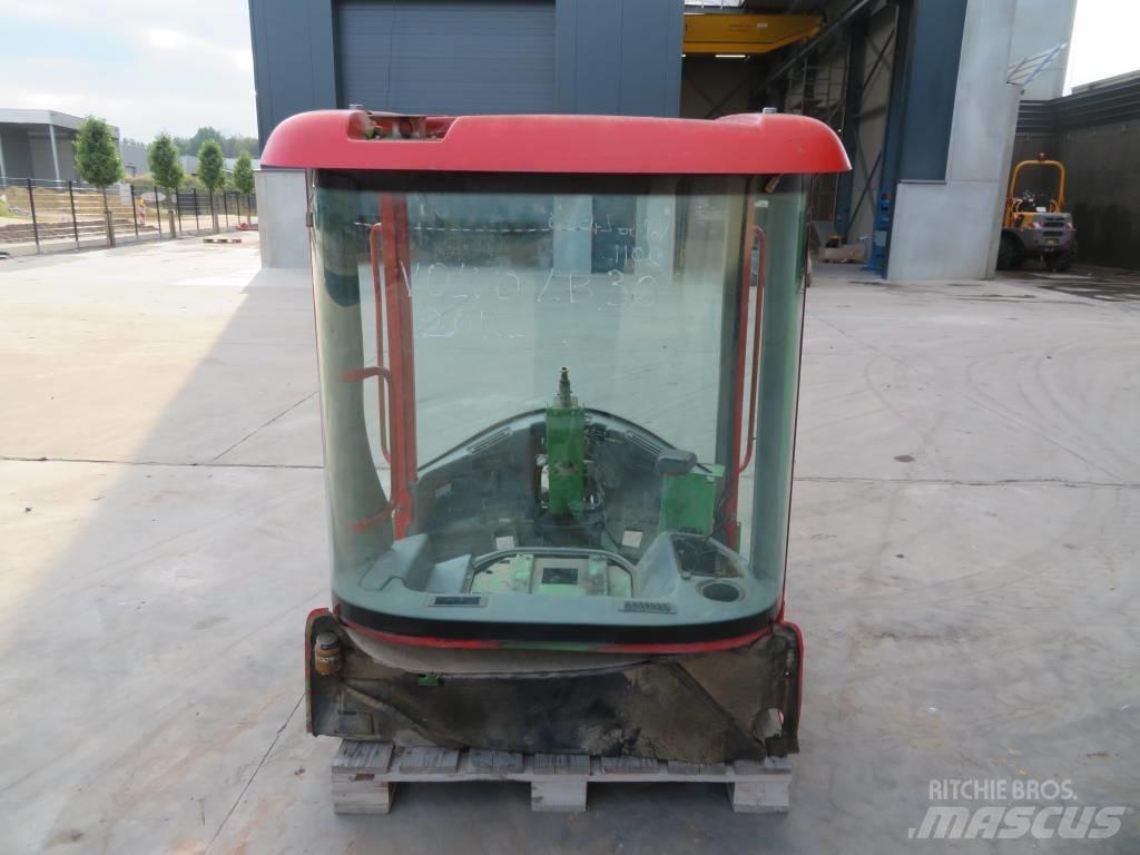 Volvo L30B / L35B Kabíny a interiér