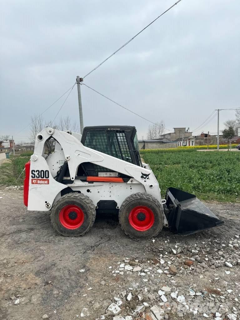 Bobcat S 300 Šmykom riadené nakladače