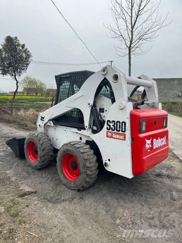 Bobcat S 300 Šmykom riadené nakladače