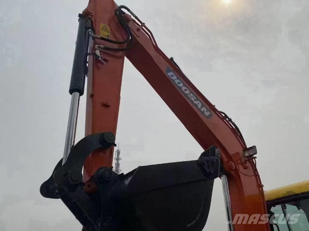 Doosan DX 60 Pásové rýpadlá